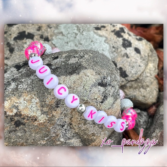 JUICY KISS 💋 handmade one of a kind bracelet - Picture 2 of 3